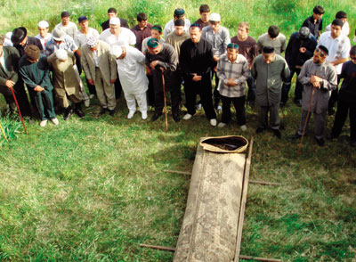 Похороны Руслана Аушева в селе Сурхаки